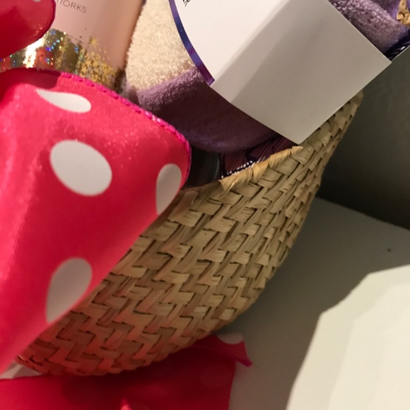 Perfect Gift Pampering Basket Bath & Body Works Relax Gift FINAL … - Picture 5 of 8